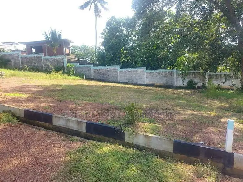 Highly Valuable Land for Sale in Malabe Road Thalahena