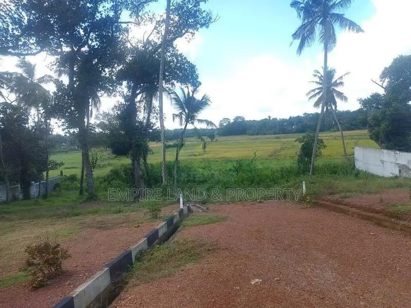Muththettugoda RD Talahena Land Plots for Sale