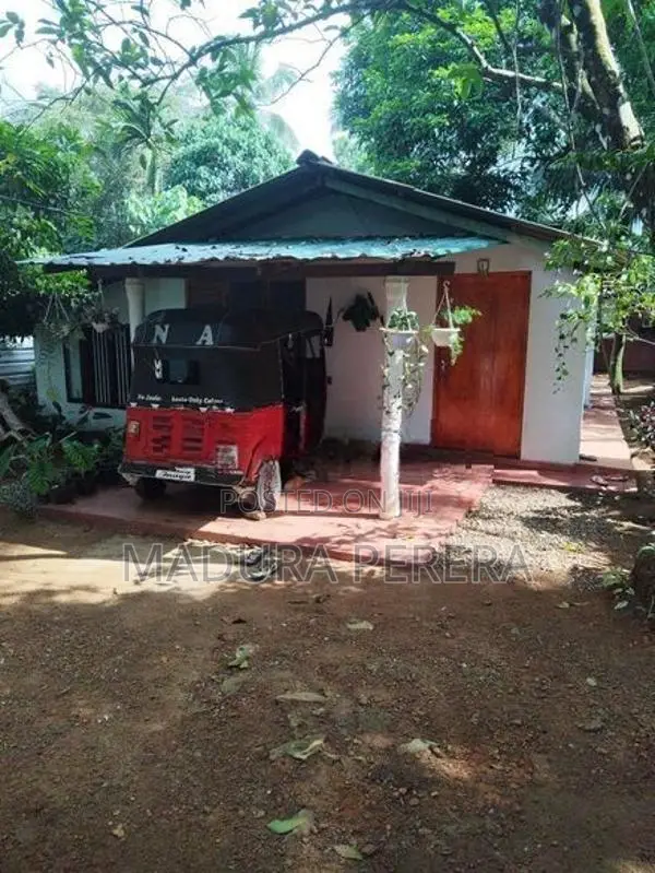 House for Sale in Miriswatta
