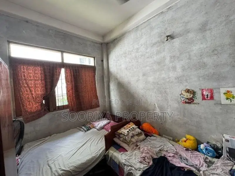 ස්ලැබ් දැමූ නිවසක් විකිණීමට House for Sale Piliyandala