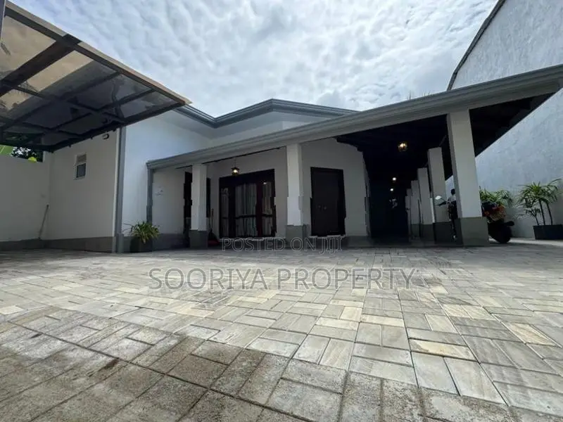 Spacious Almost Brand New House for Sale in Moratuwa Suwarapola