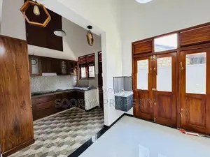වාස්තුවිද්‍යානුකූලව තැනූ සුඛෝපභෝගී අලුත්ම නිවසක් විකිණීමට - Piliyandal