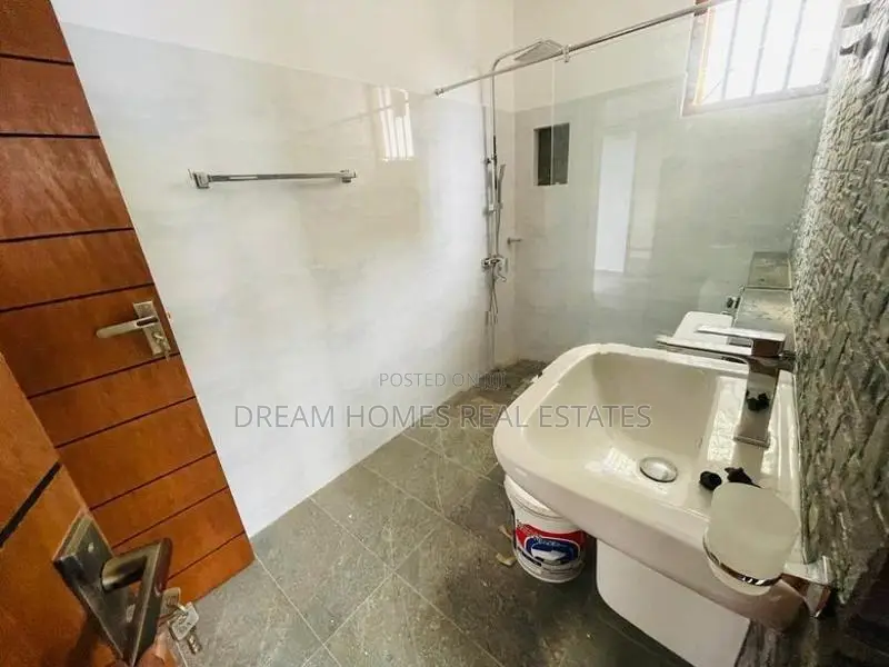 Brand New House For Sale – Kadawatha City