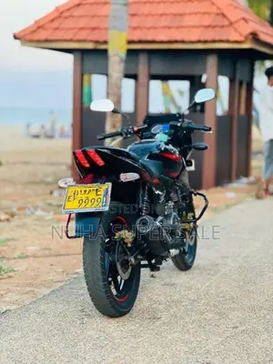 Bajaj Pulsar 180 2017