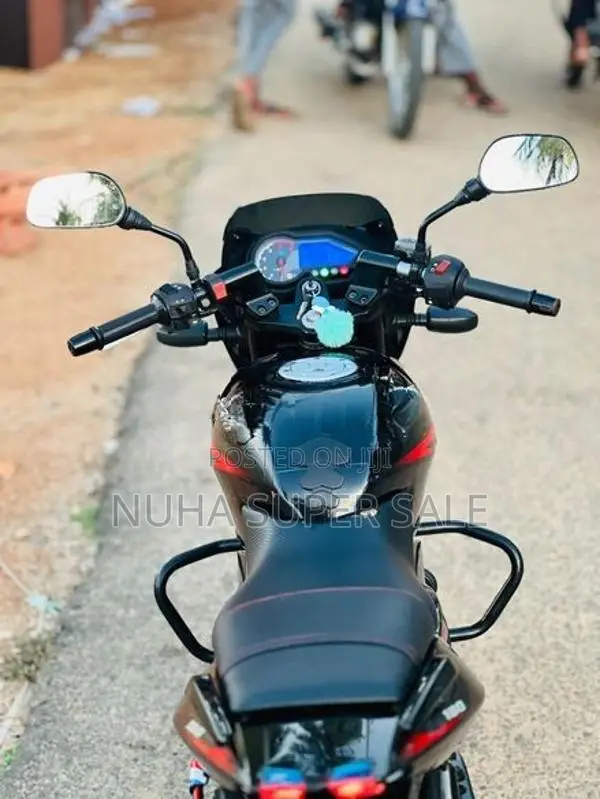 Bajaj Pulsar 180 2017