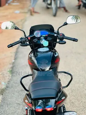 Bajaj Pulsar 180 2017