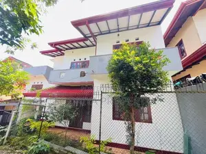 Newly Build 2 Story House for Sale in Thalawathugoda Junction