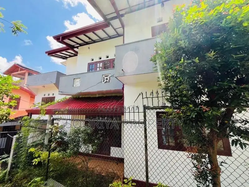 Newly Build 2 Story House for Sale in Thalawathugoda Junction