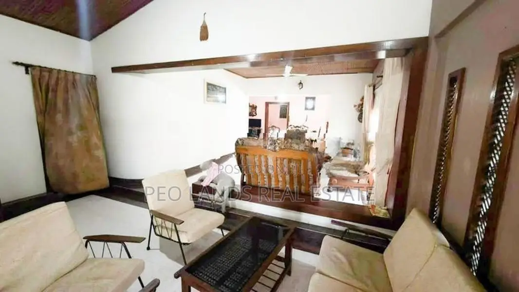 (DC1399) 40 Perch Premium Commercial Property for Sale in Mattegoda