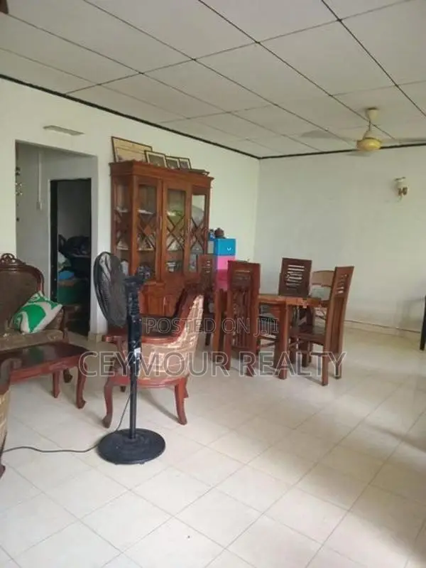 8.4 Perch Prime Residential Land with A House for Sale in Kadawatha