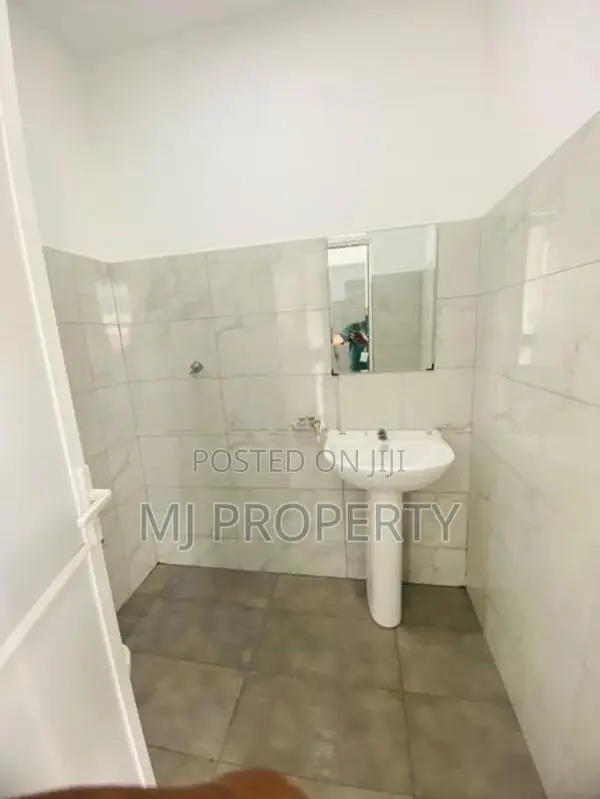 ( SC-1250) Highly Valuable Commercial Building Rent in Rajagiriya