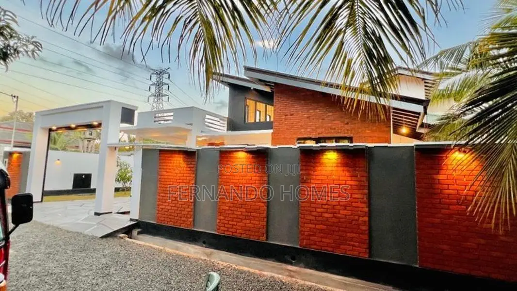 Solid Luxury House For Sale In Negombo Kandawala