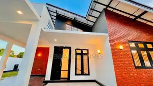 Solid Luxury House For Sale In Negombo Kandawala