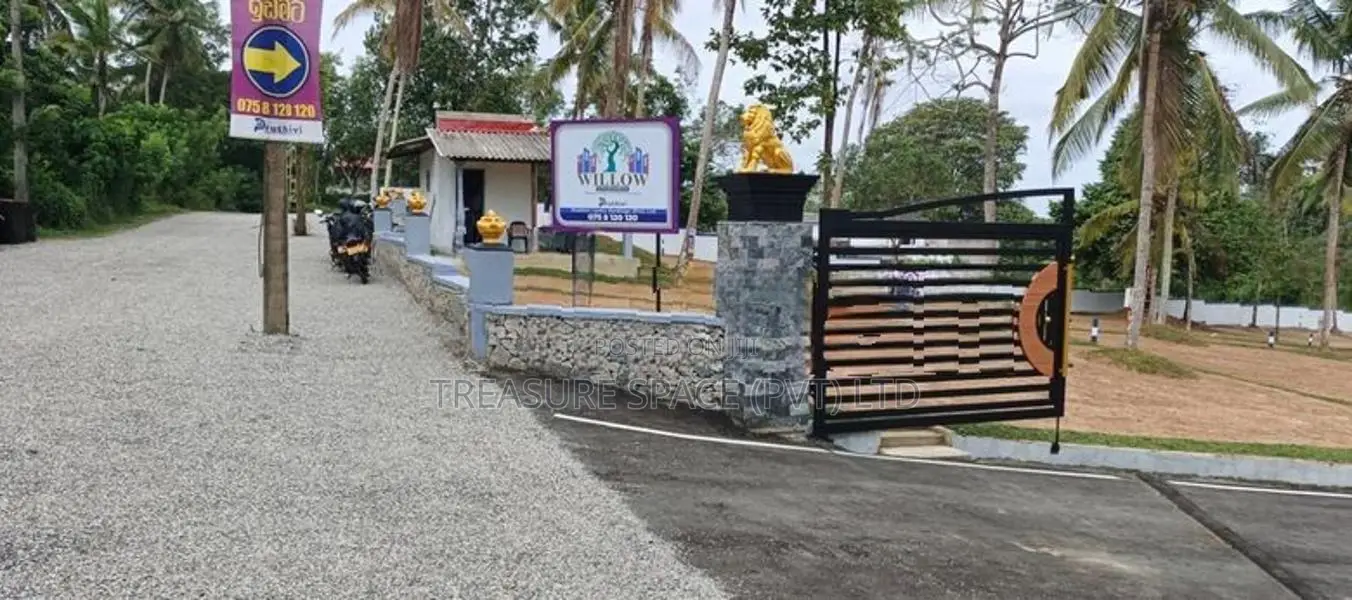 Land for Sale at Malabe Thunadahena