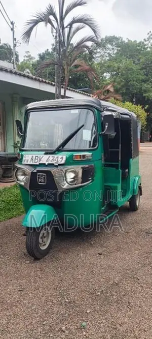 Bajaj RE FL 2016