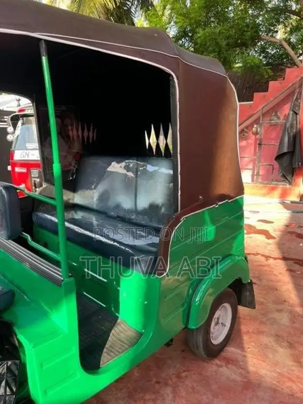 Bajaj RE 2004
