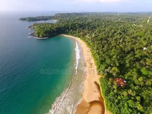 මාතර තලල්ලෙන් හොදම බිම්කොටස්
