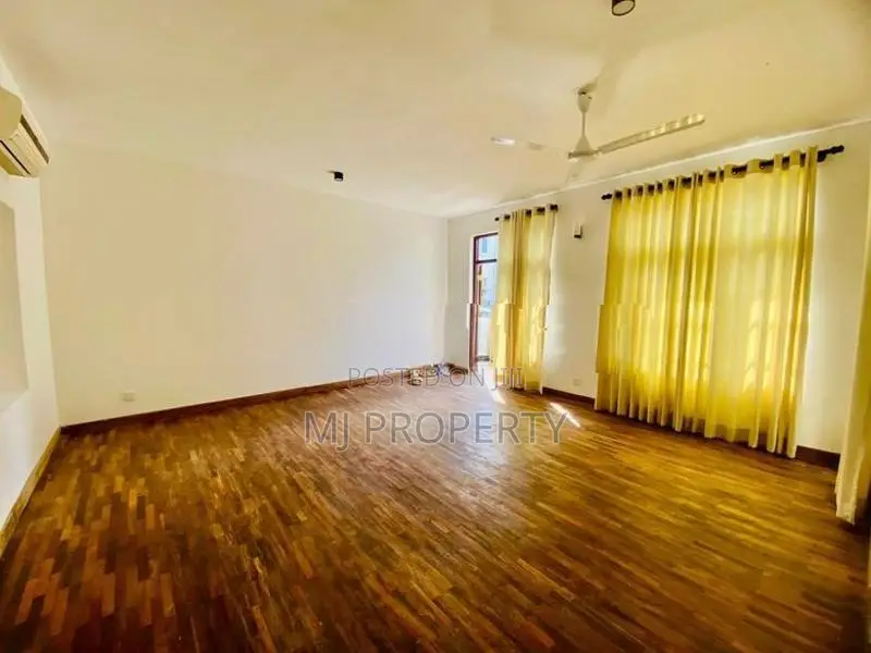 ( YR-1251) Valuable Luxury Three Storey House Rent in Narahenpita