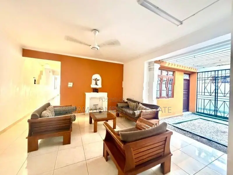 Luxurious Spacious 6-Bedroom House for Sale – Dehiwala, Nikape Road
