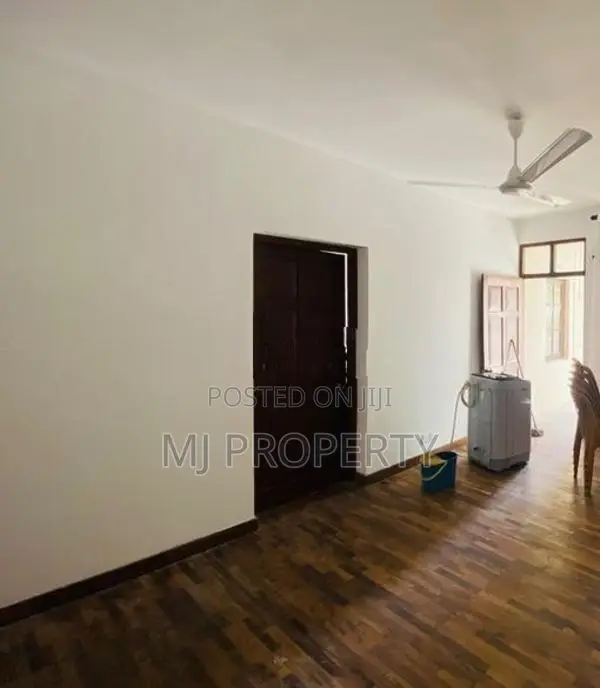 ( SR-1252) Valuable Apartment for Rent in Colombo 05