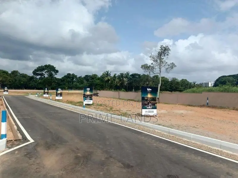 Land Plots Sale in Nawala
