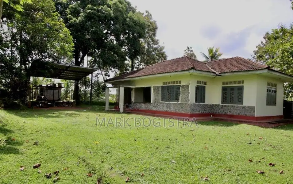 ඉඩමක් විකිණීමට - මල්වාන