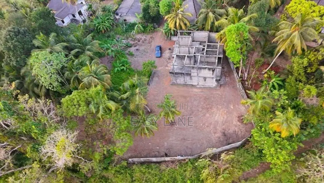 Veyangoda Land with House Sale