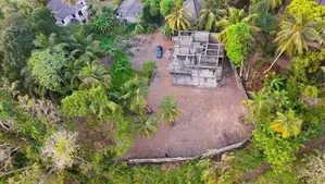 Veyangoda Land with House Sale