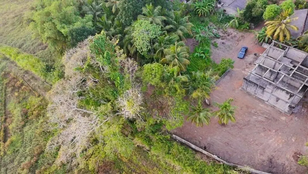 Veyangoda Land with House Sale