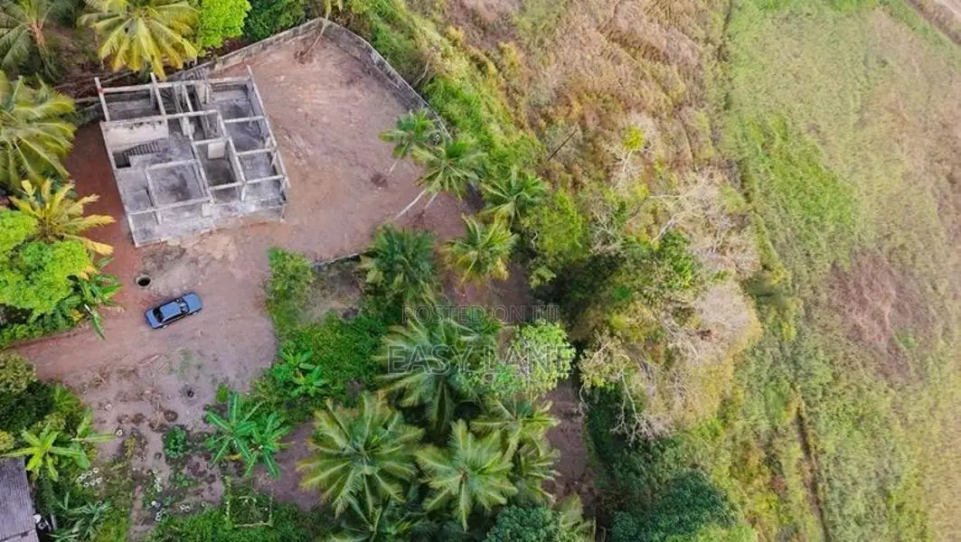 Veyangoda Land with House Sale
