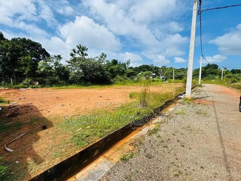 කහතුඩුවට ආසන්නව ඉඩමක් විකිණීමට - Piliyandala Kahathuduwa