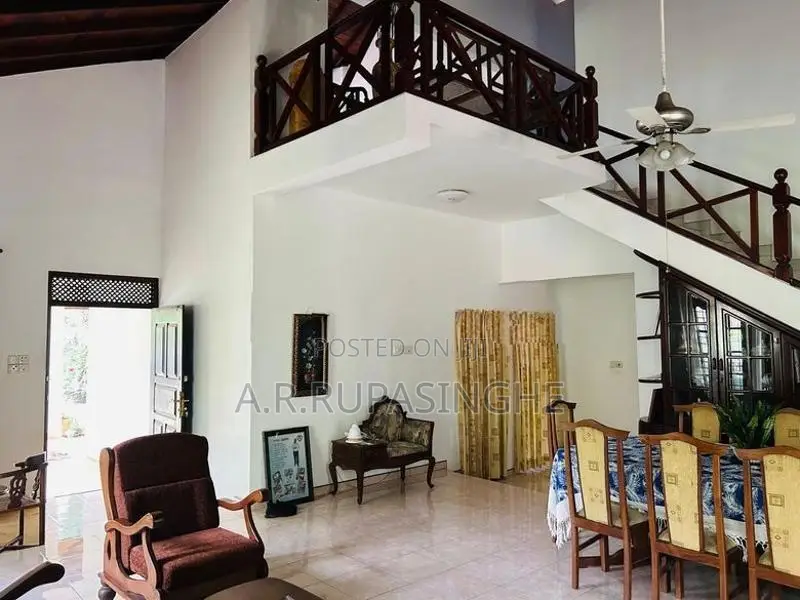 Upstairs House For Sale – Gampaha Asgiriya
