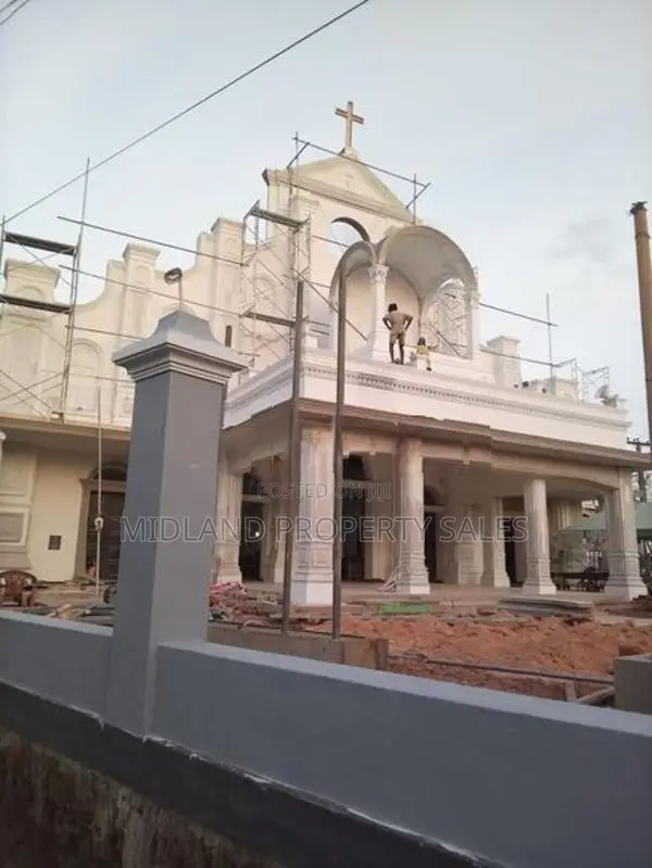ජා ඇල නගර මධ්‍යයේ වටිනා ඉඩමක්