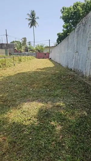 Land for Sale Waragoda Estate, Kelaniya. ( ID : KL13T )