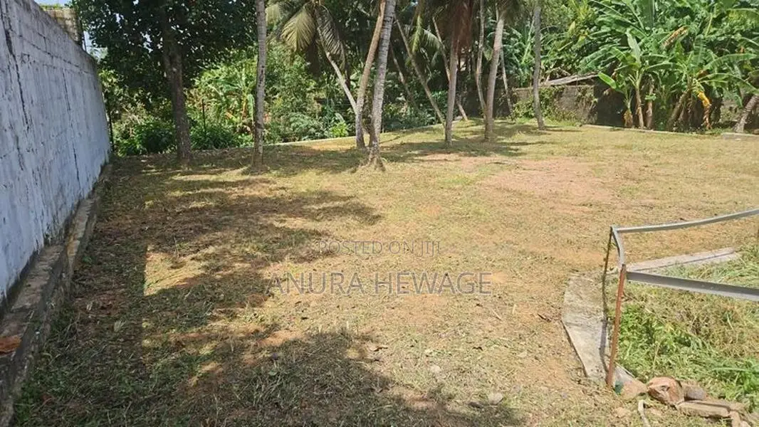 Land for Sale Waragoda Estate, Kelaniya. ( ID : KL13T )