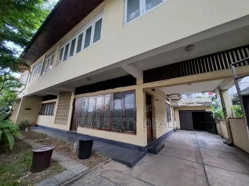Land with House for Sale in Colombo 5- PDL23
