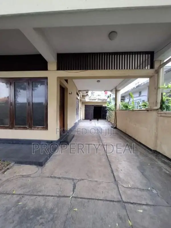 Land with House for Sale in Colombo 5- PDL23