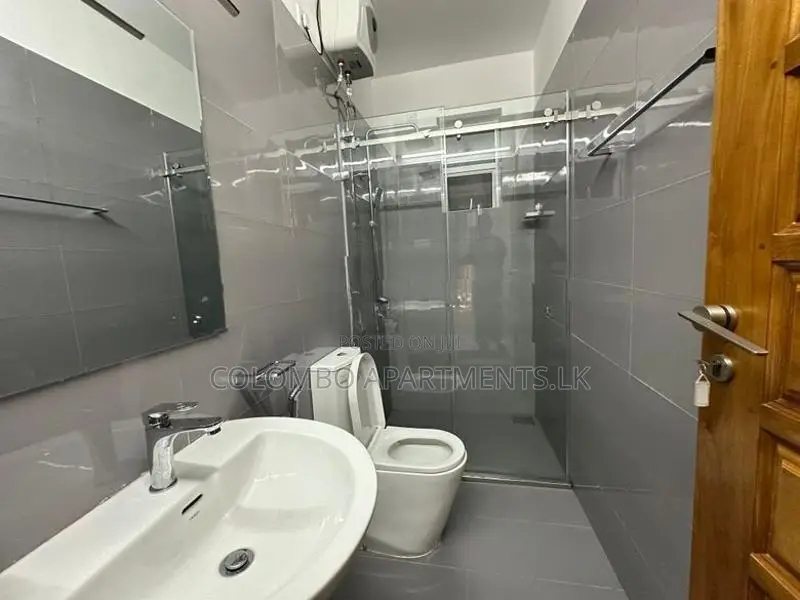 Wellawatte Brand New 3-Bedroom Apartment for Long-Term Rent – CSC902
