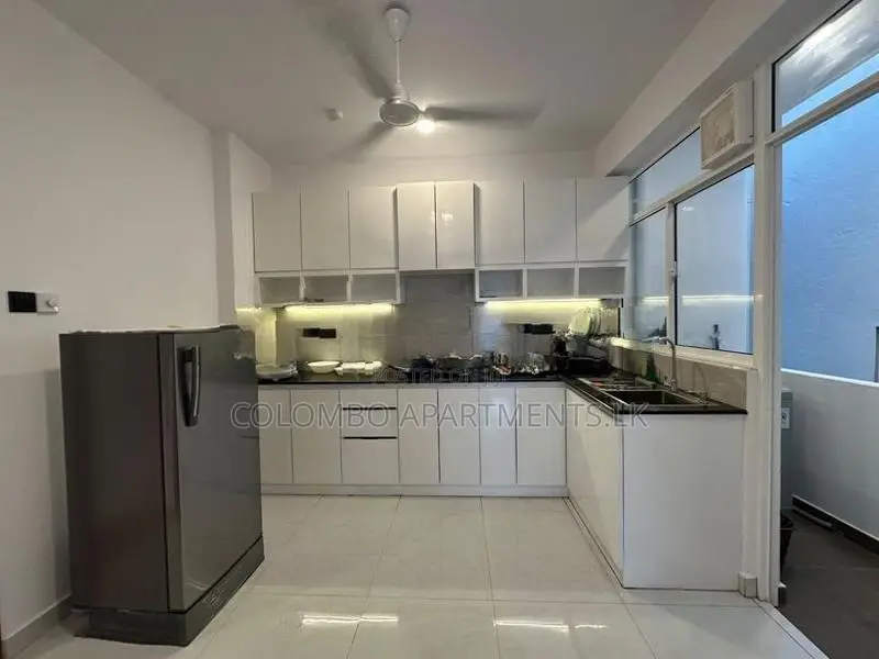 Long-Term Rental: 3-Bedroom Furnished Apartment in Wellawatte – CSCR70