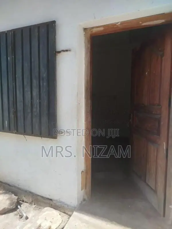 Groung Floor House for Rent - Kalubowila