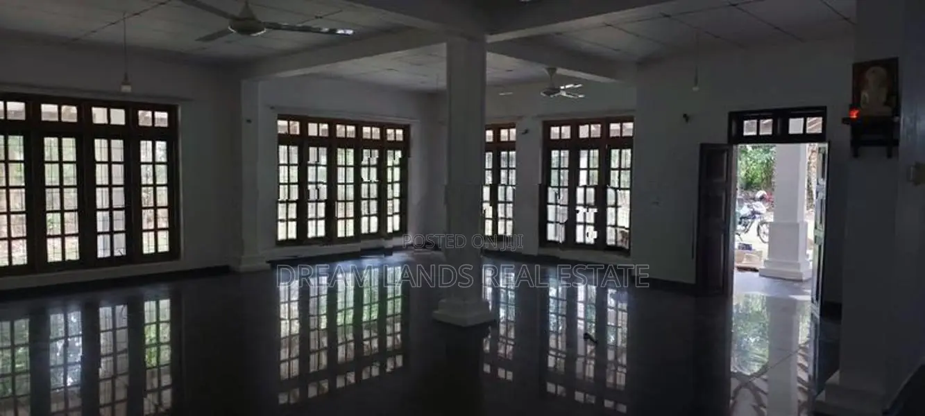 Weyangoda Restaurant/House for Rent ( R- 844 )