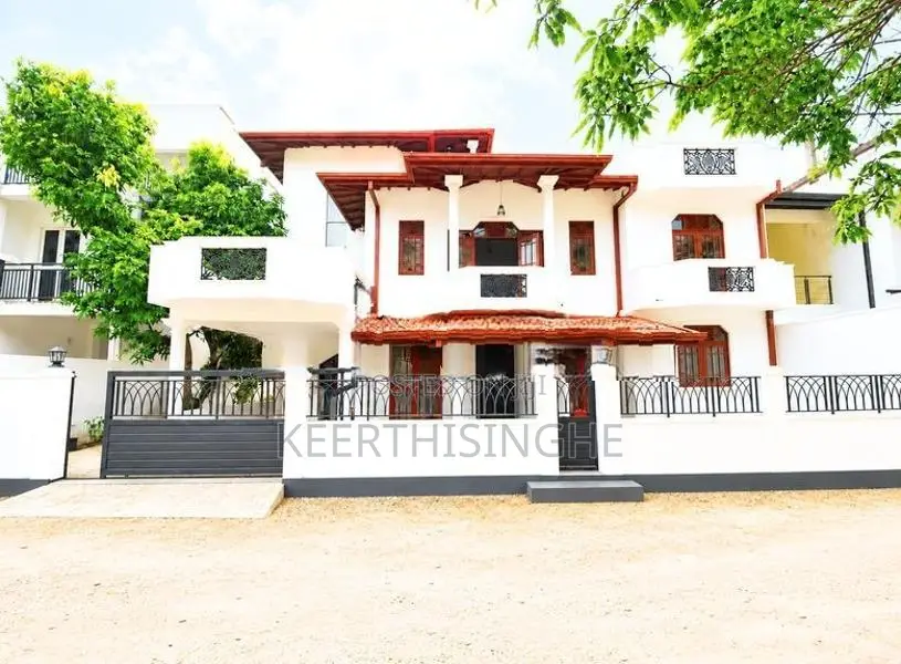 Lake View 6-Bedroom House for Sale – Moratuwa
