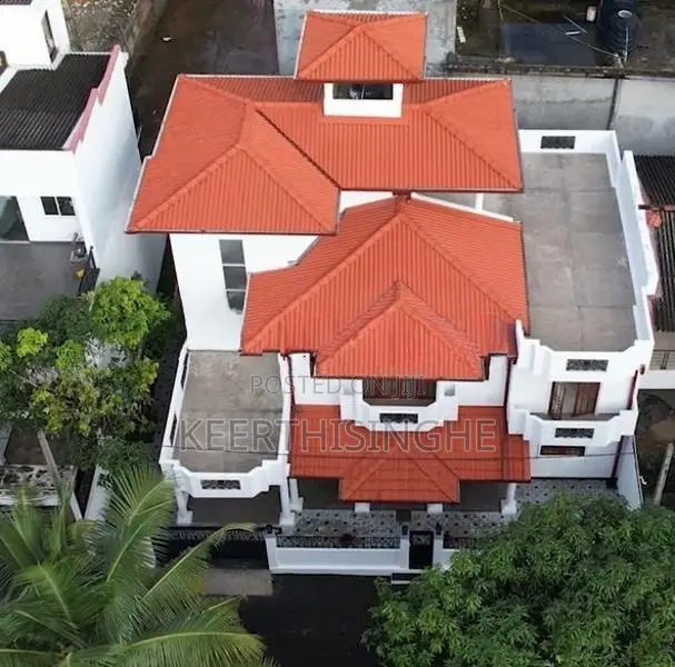 Lake View 6-Bedroom House for Sale – Moratuwa