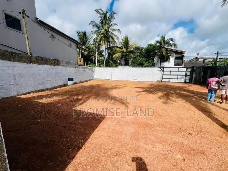 Land for Sale Katubedda | Walking Distance to UOM K27