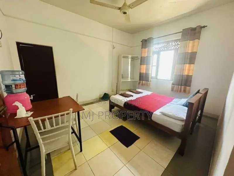 ( YC-1255) Valuable Commercial Guest House Building Sale in Kaduwela