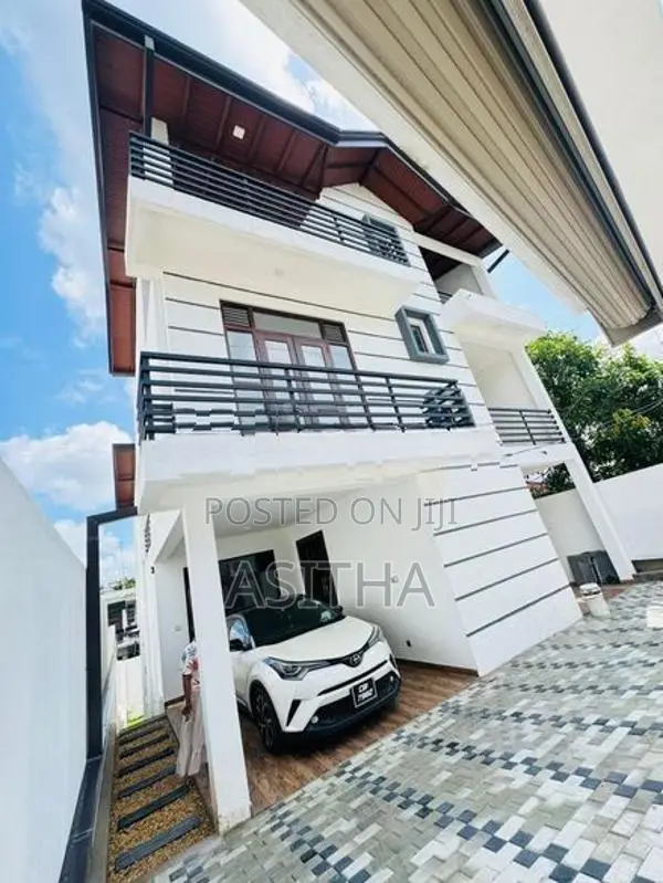 Brand New 3 Story House Nugegoda