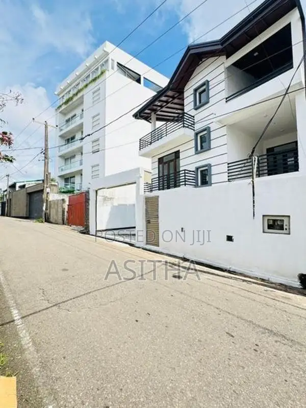 Brand New 3 Story House Nugegoda
