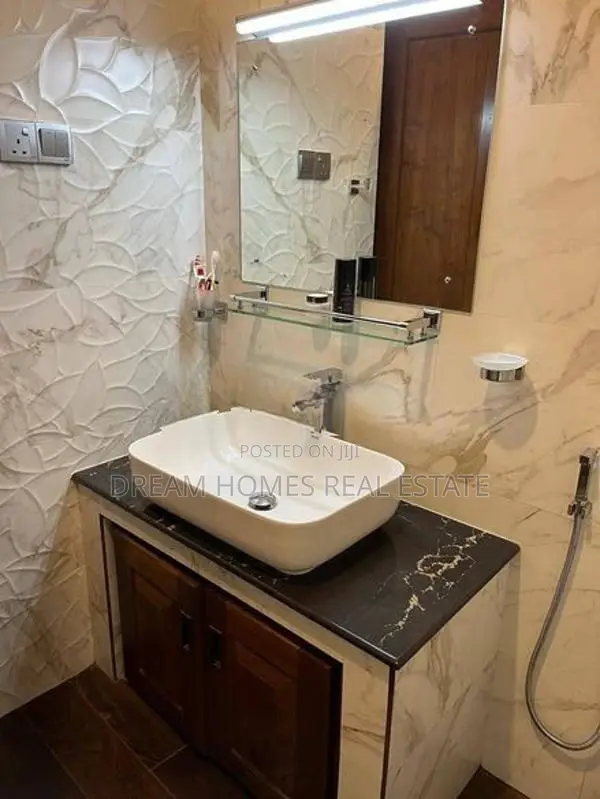Luxury 3-Story House for Sale – Akuregoda