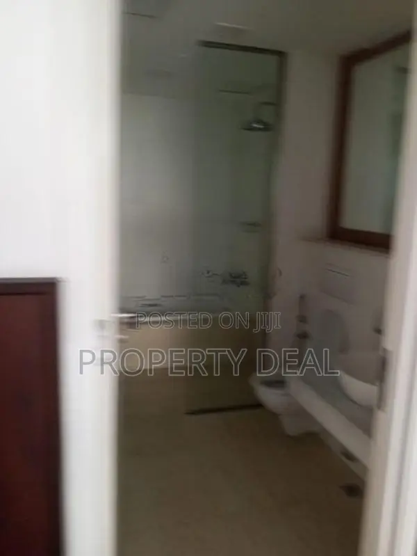 The Monarch Penthouse For Rent – Colombo 03 - PDA284