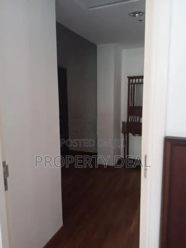 The Monarch Penthouse For Rent – Colombo 03 - PDA284